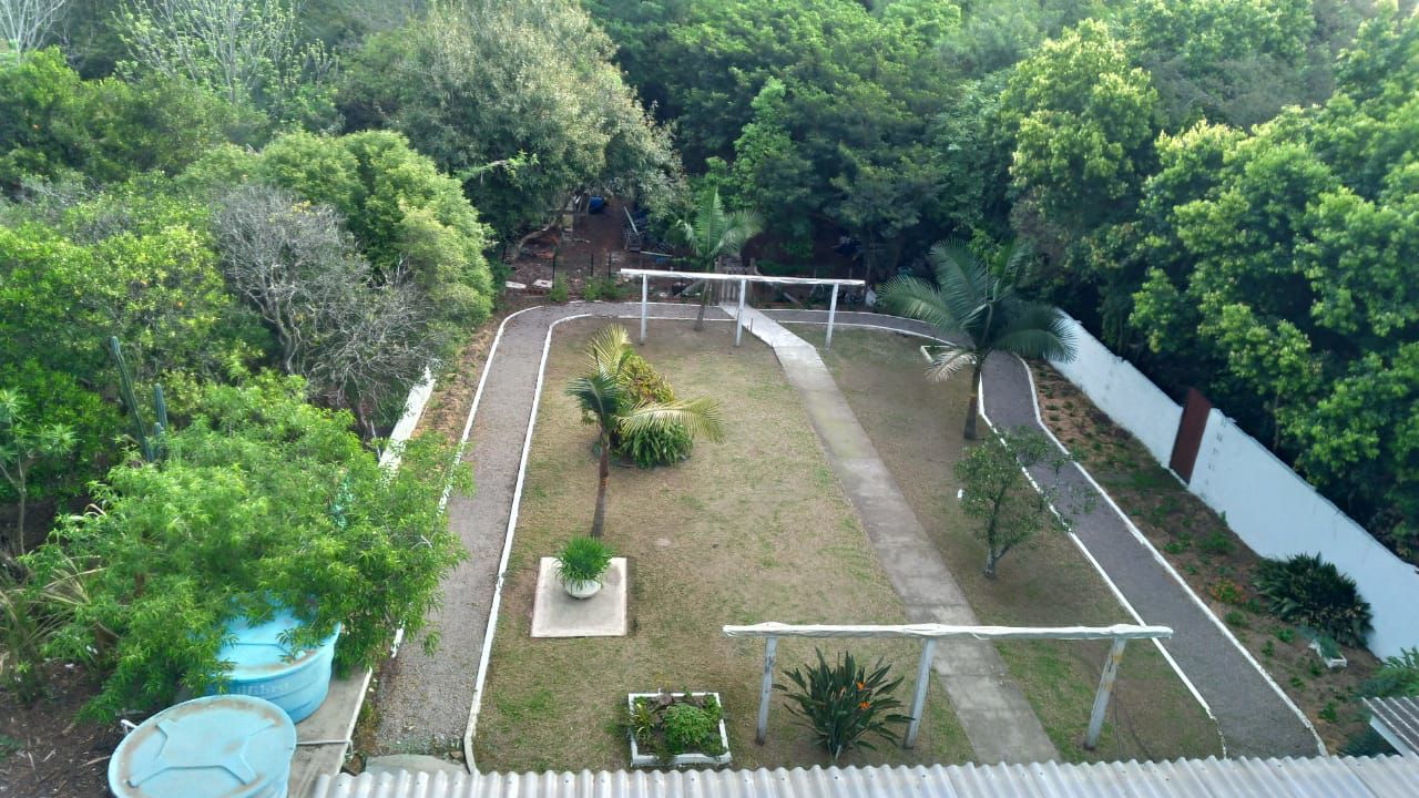 Jardins amplos e arborizados